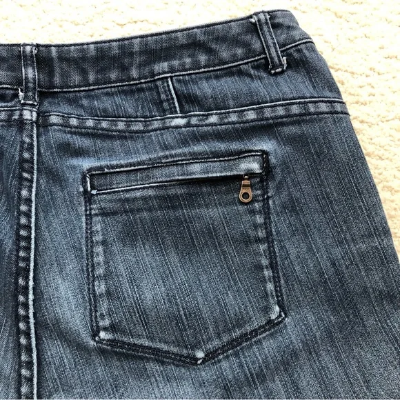 Dark wash ankle jeans with cute zippered back pockets by Chico’s Platinum - Picture 7 of 11